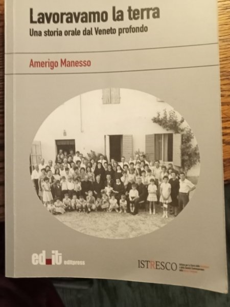 Copertina di Lavoravamo la terra